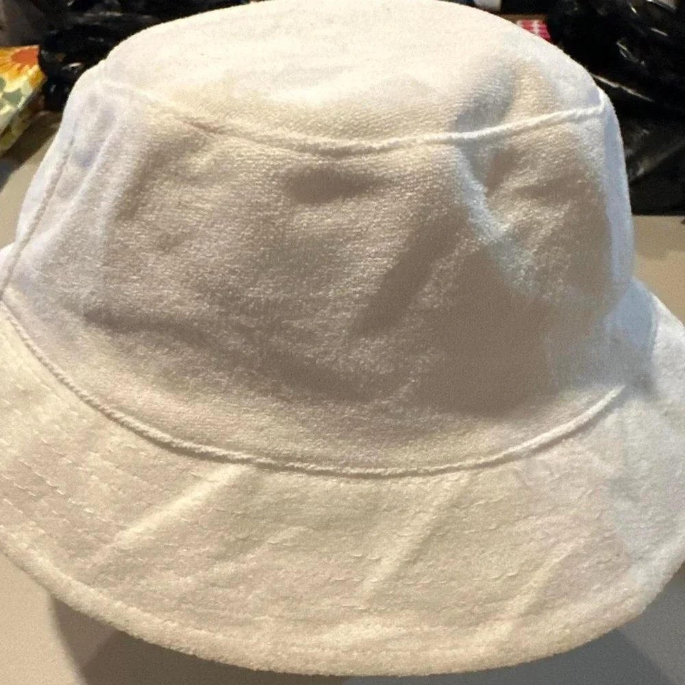 BFNY Berkshire Fashions White Terry Cloth Bucket Hat OSFM 365-A23-6628 NWT